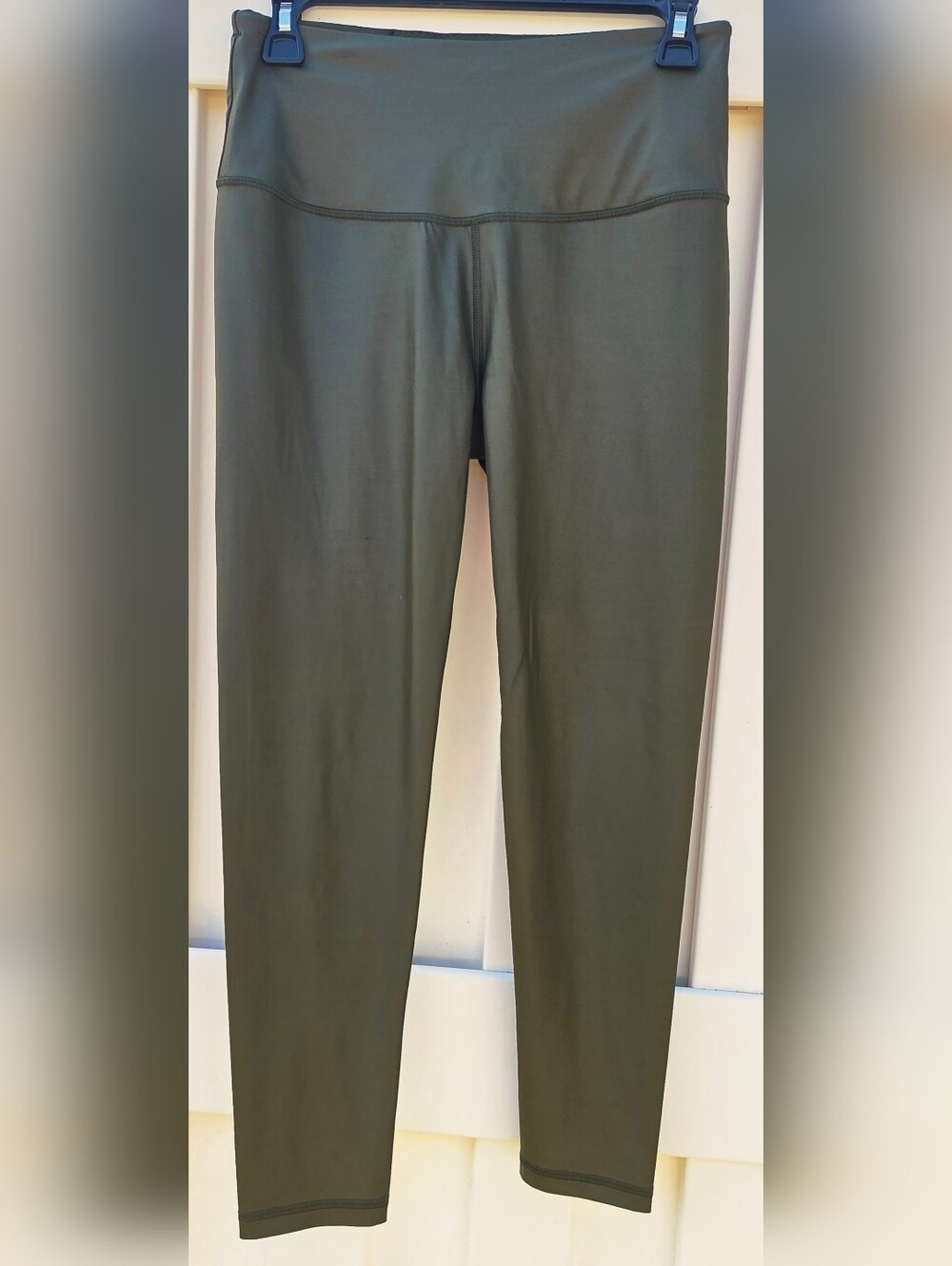 Victoria Secret Sport Knockout Olive Green Legging With Shiny Exterior